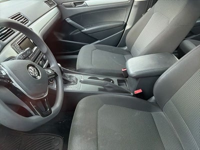 2016 Volkswagen Passat Base