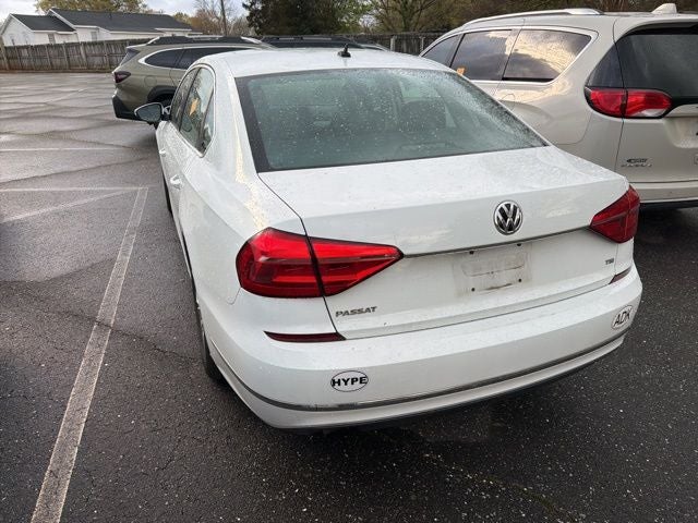 2016 Volkswagen Passat Base