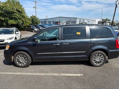2014 Chrysler Town & Country Touring-L