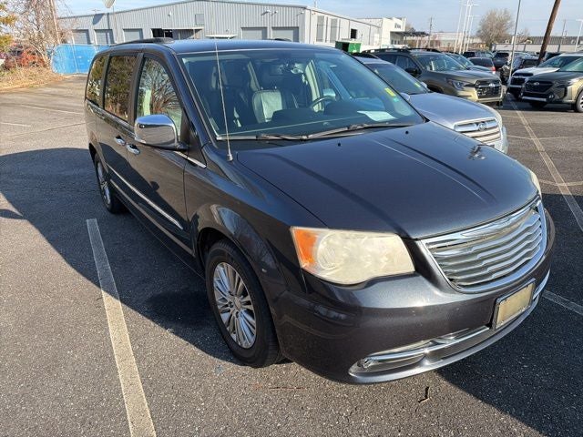 2013 Chrysler Town & Country Touring-L