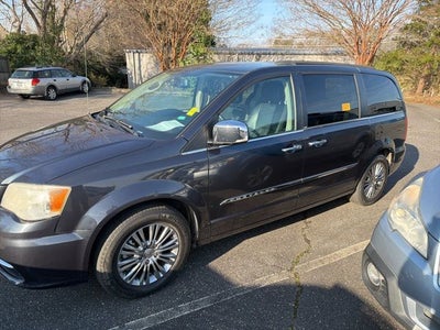 2013 Chrysler Town & Country Touring-L