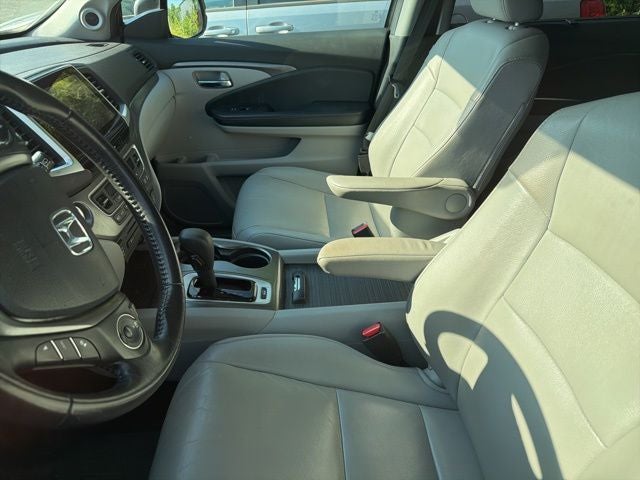 2016 Honda Pilot EX-L w/Rear Entertainment System