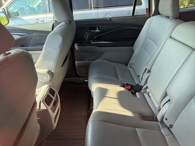 2016 Honda Pilot EX-L w/Rear Entertainment System