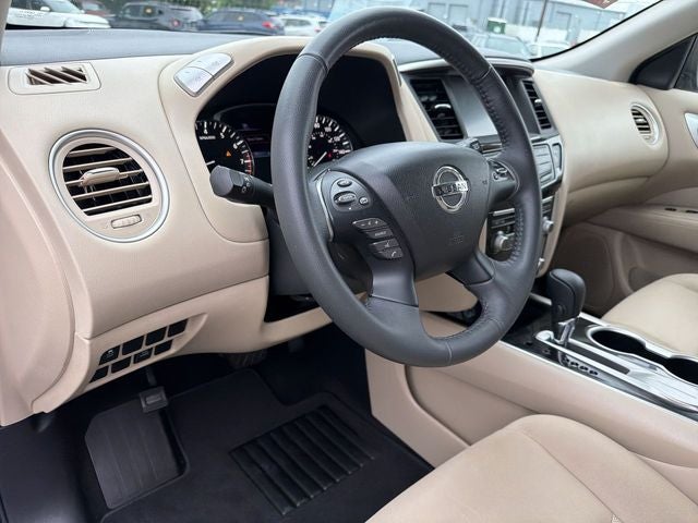 2018 Nissan Pathfinder SV
