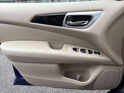2018 Nissan Pathfinder SV