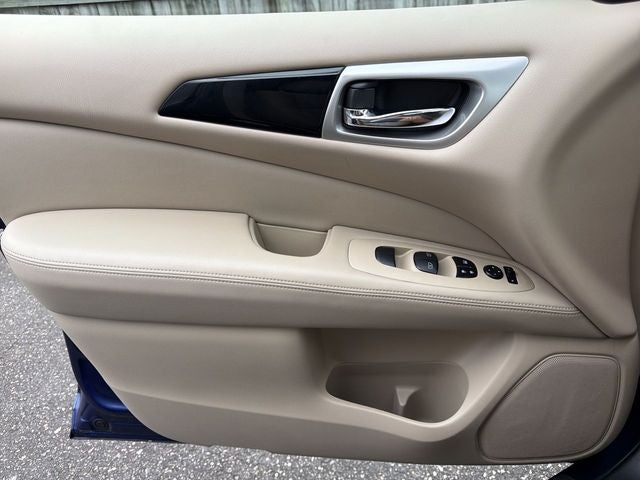 2018 Nissan Pathfinder SV