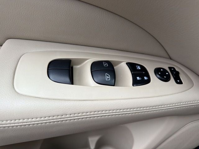 2018 Nissan Pathfinder SV