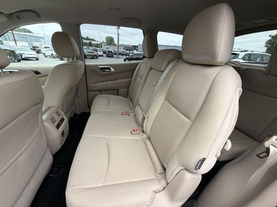 2018 Nissan Pathfinder SV
