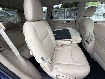 2018 Nissan Pathfinder SV