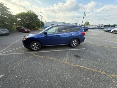 2018 Nissan Pathfinder SV