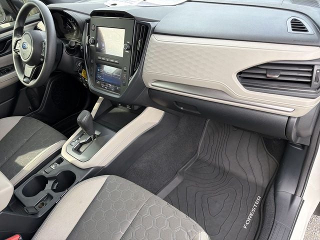 2025 Subaru Forester Base