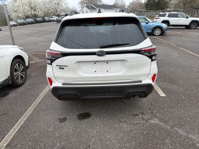 2025 Subaru Forester Base