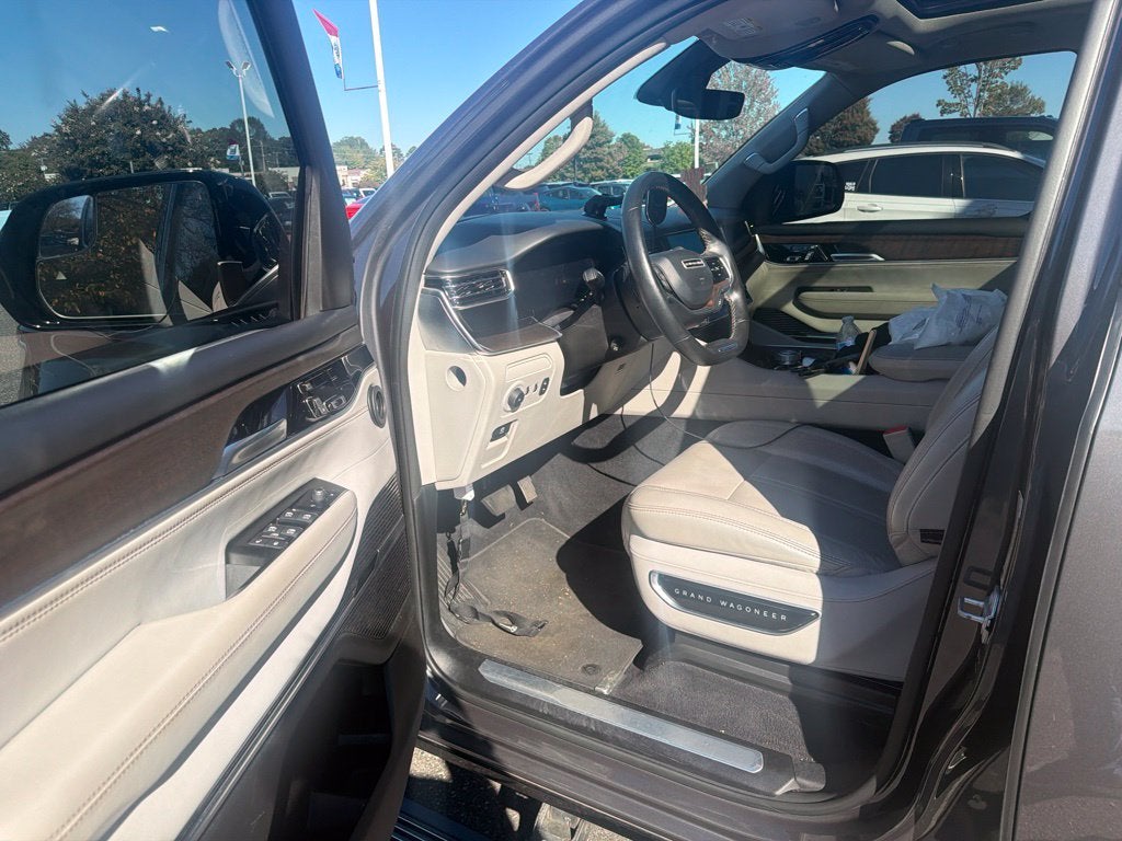 2023 Jeep Grand Wagoneer Base