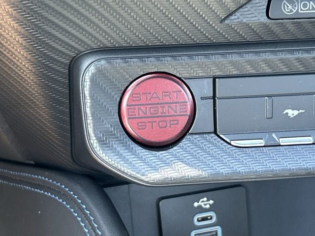 2025 Ford Mustang Dark Horse