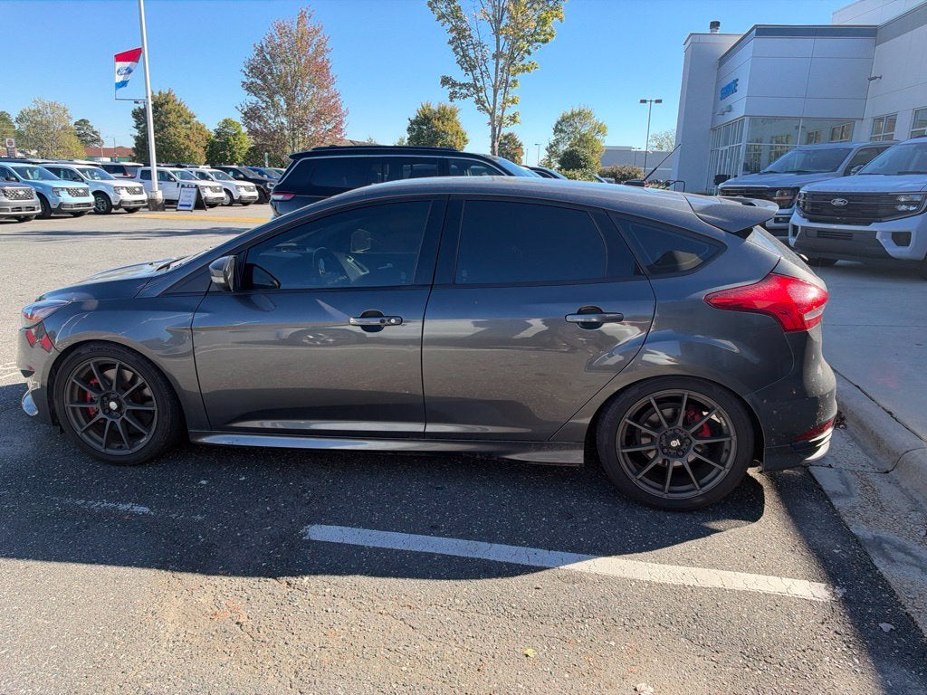 2017 Ford Focus ST