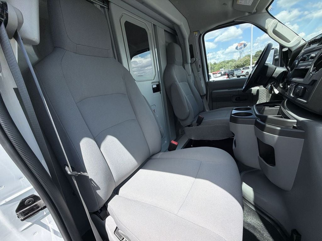 2026 Ford E-350SD Base Cutaway