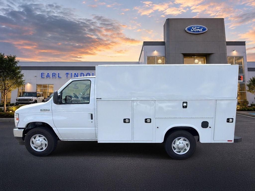 2026 Ford E-350SD Base Cutaway