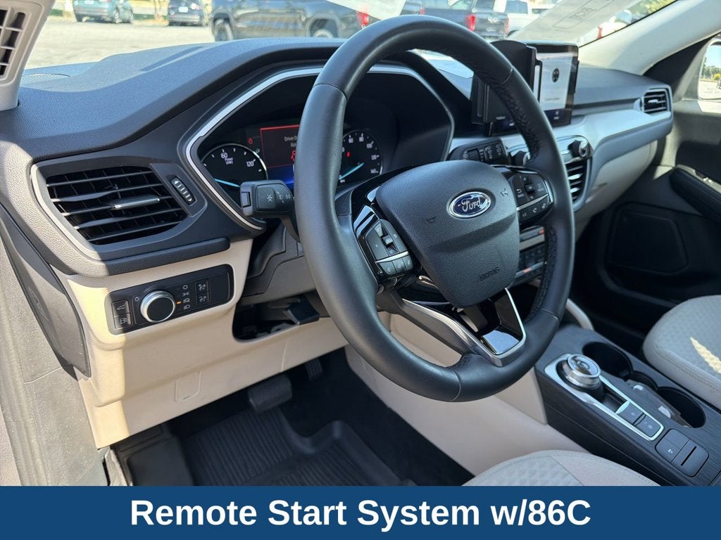 2022 Ford Escape Hybrid SE