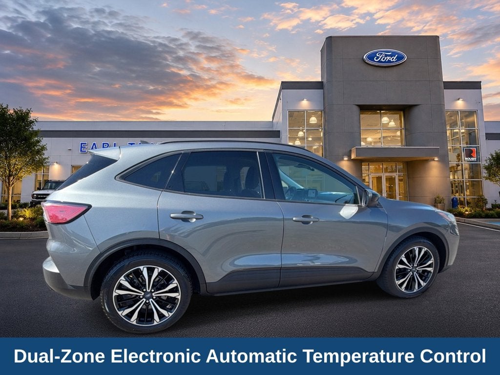 2022 Ford Escape Hybrid SE