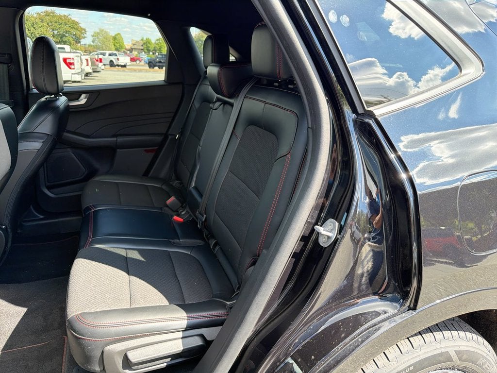2023 Ford Escape ST-Line Elite