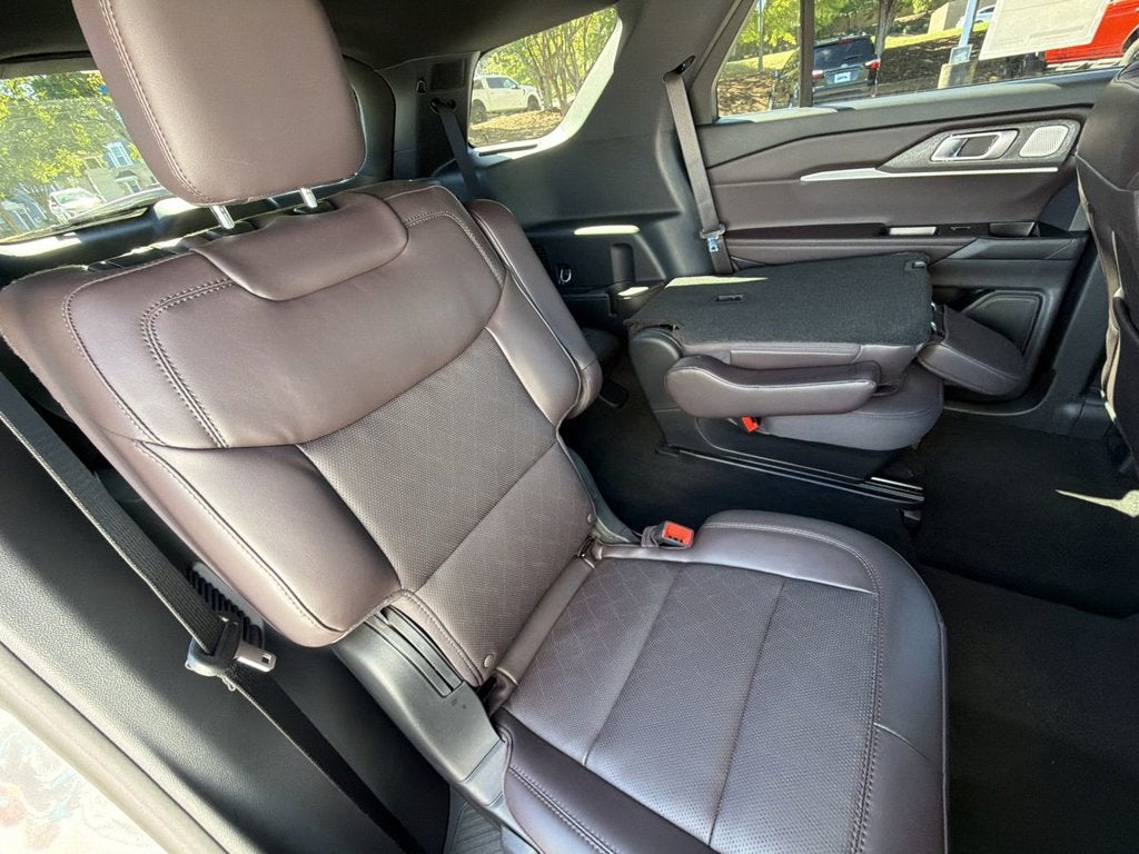 2027 Ford Explorer Platinum