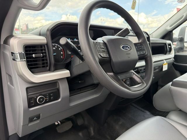 2025 Ford Super Duty XLT