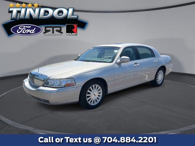 2003 Lincoln Town Car Signature