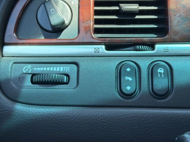 2003 Lincoln Town Car Signature