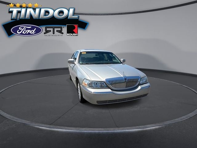 2003 Lincoln Town Car Signature