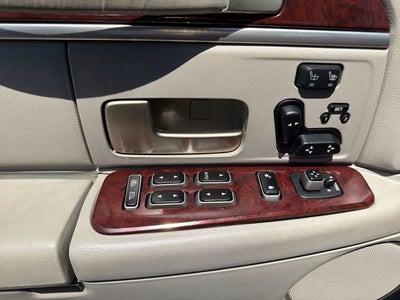 2003 Lincoln Town Car Signature