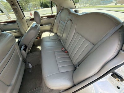 2003 Lincoln Town Car Signature
