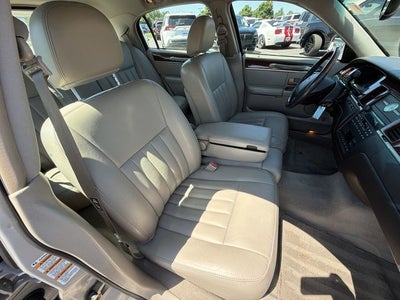 2003 Lincoln Town Car Signature