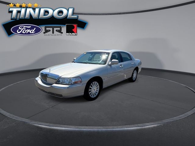 2003 Lincoln Town Car Signature