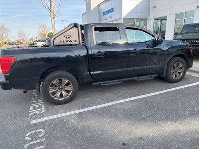 2024 Nissan Titan SV