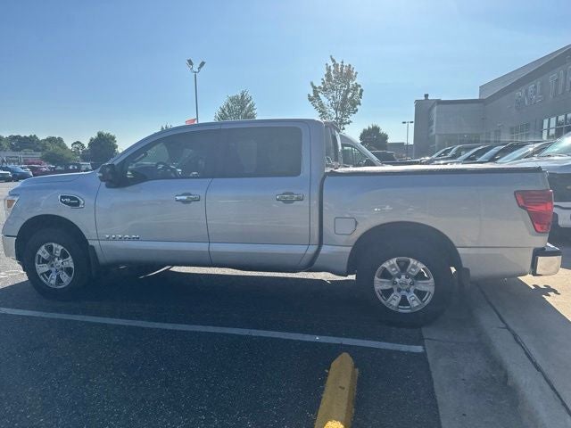 2017 Nissan Titan SV