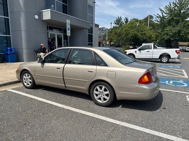 2000 Toyota Avalon Base