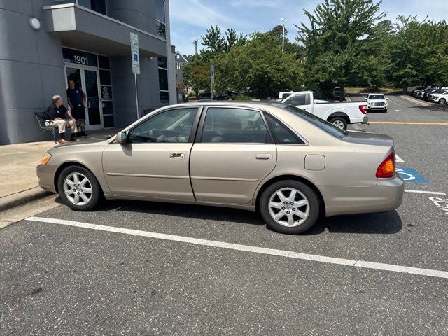 2000 Toyota Avalon Base