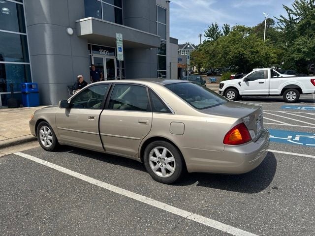 2000 Toyota Avalon Base