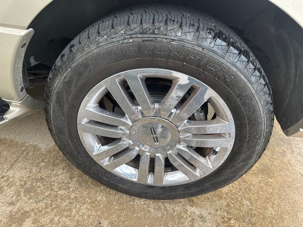 2008 Lincoln Navigator Base