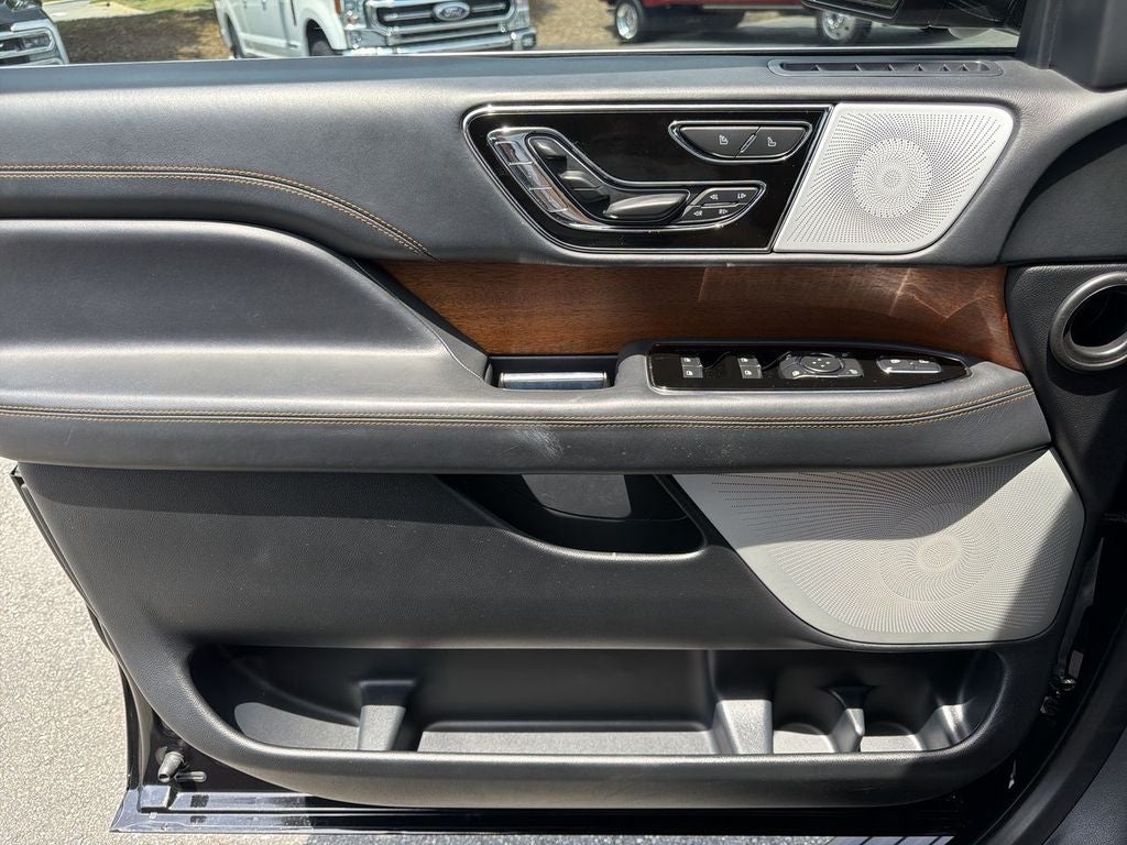 2022 Lincoln Navigator L Black Label