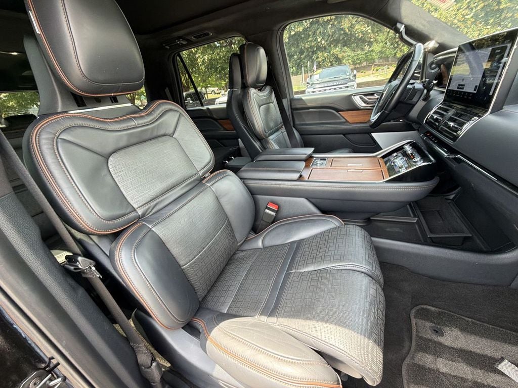 2022 Lincoln Navigator L Black Label
