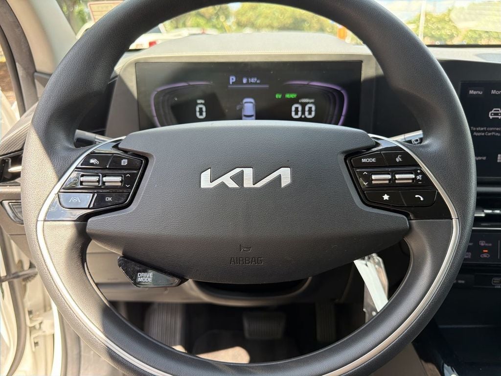 2023 Kia Niro LX