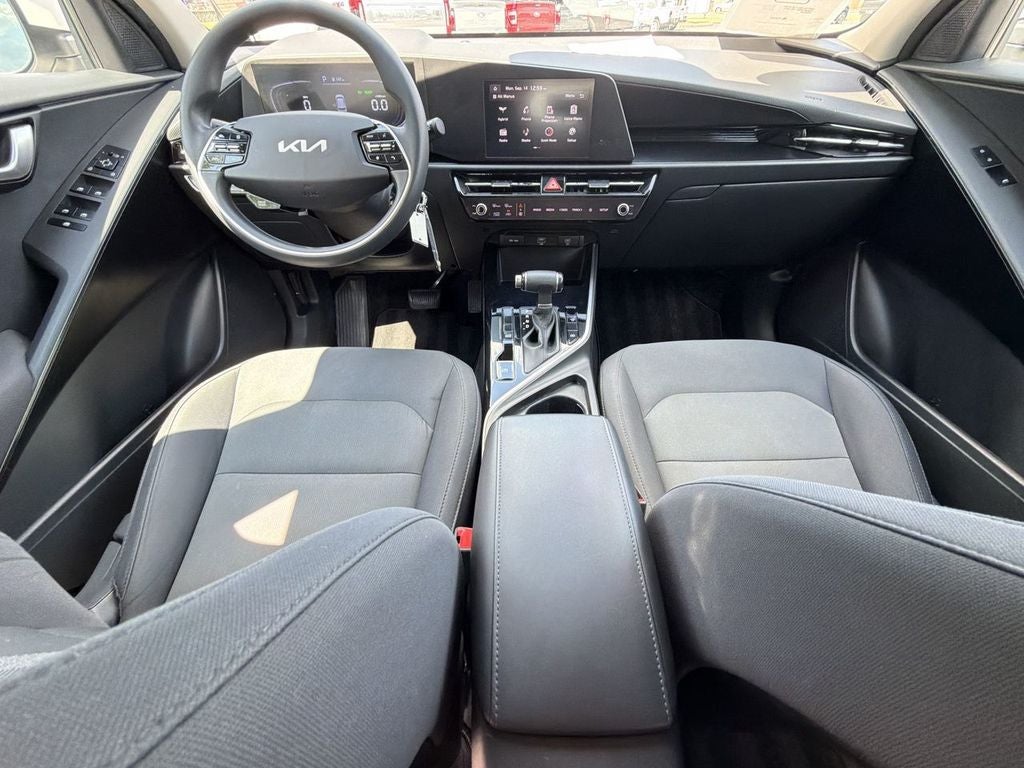 2023 Kia Niro LX