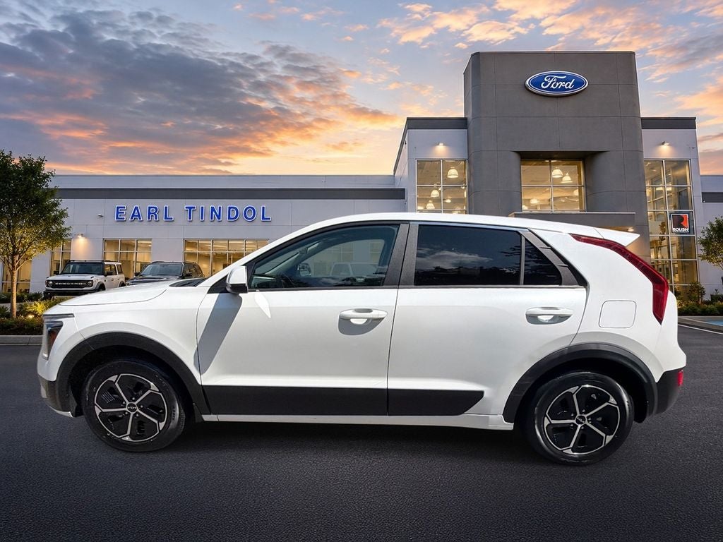 2023 Kia Niro LX
