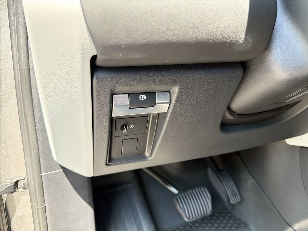 2024 Land Rover Defender 110 S